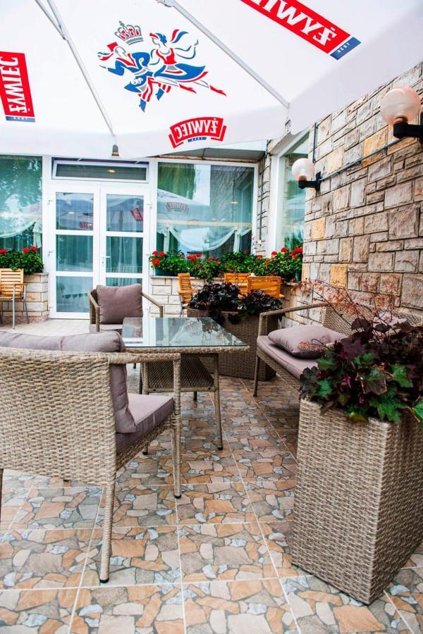 Hotel Accademia Ostrowiec Świętokrzyski Exterior foto
